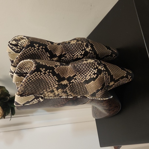 Cowgirl Boots Snake Print, 9.5 - Picture 6 of 13